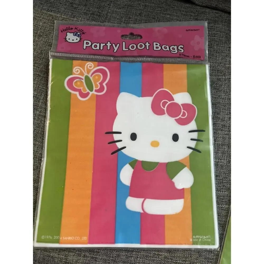 Sanrio Hello Kitty Party Supplies 16 Treat Bags and 16 Napkins